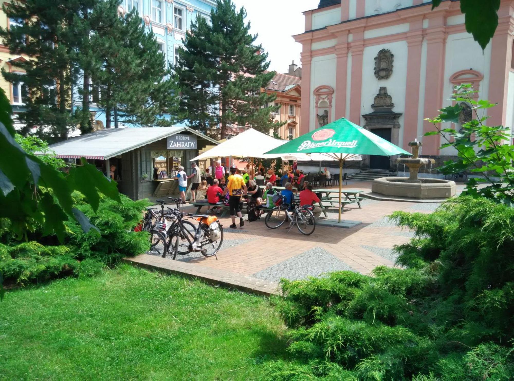 Apartments Rose Garden Decin Exterior photo